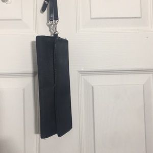 🌸$5/25 Bloomingdales basic black clutch